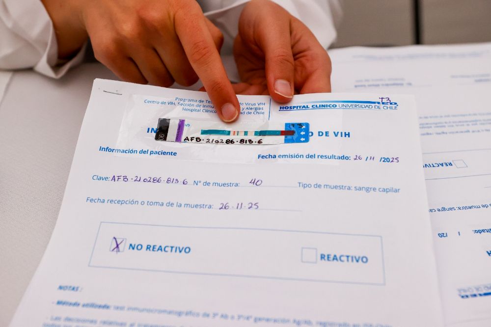 El testeo gratuito se realizó en el nuevo Complejo Universitario VM20, en el hall de acceso a la Facultad de Gobierno. 